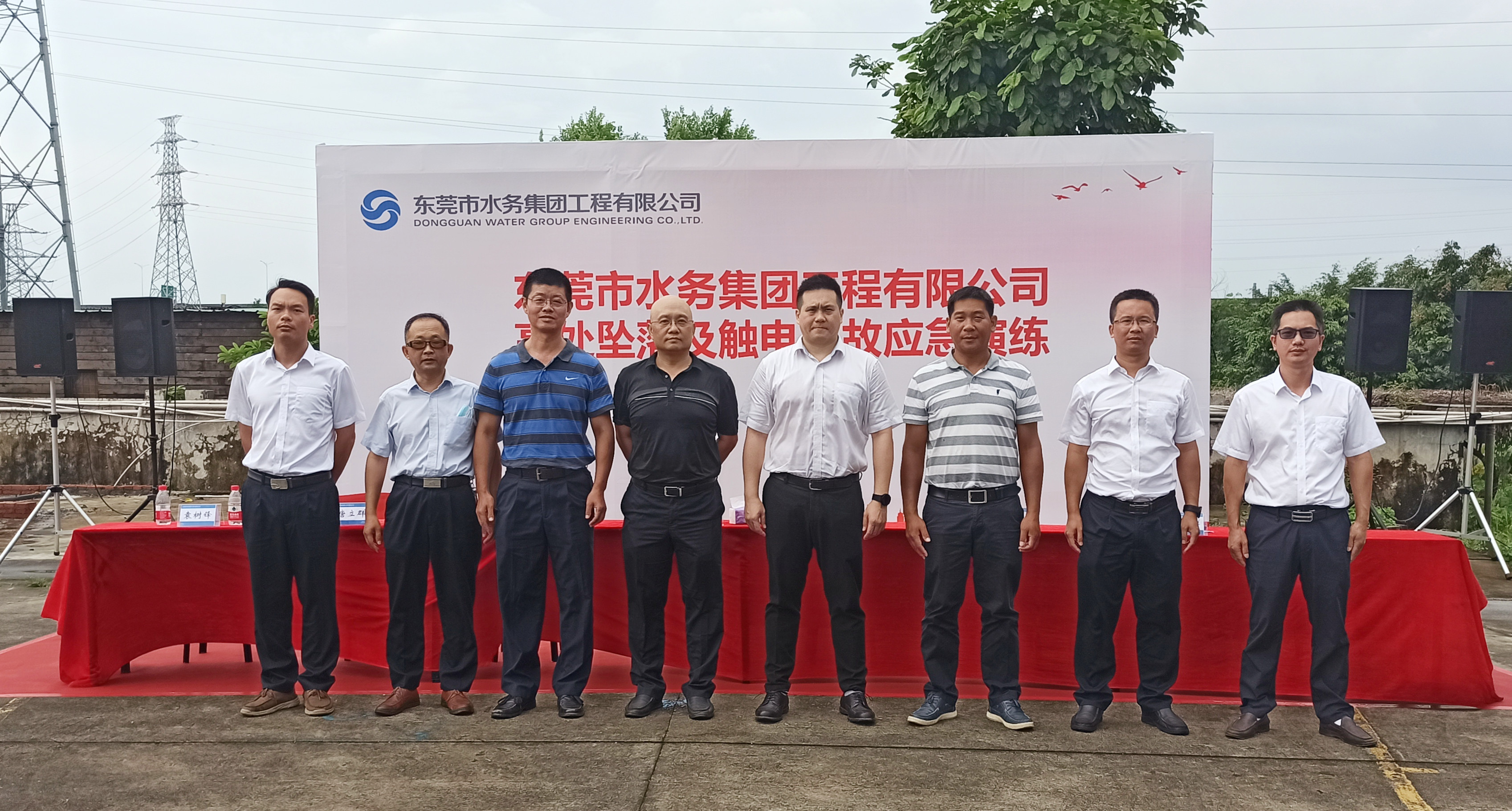 10領(lǐng)導(dǎo)合影_副本.jpg 10領(lǐng)導(dǎo)合影_副本.jpg